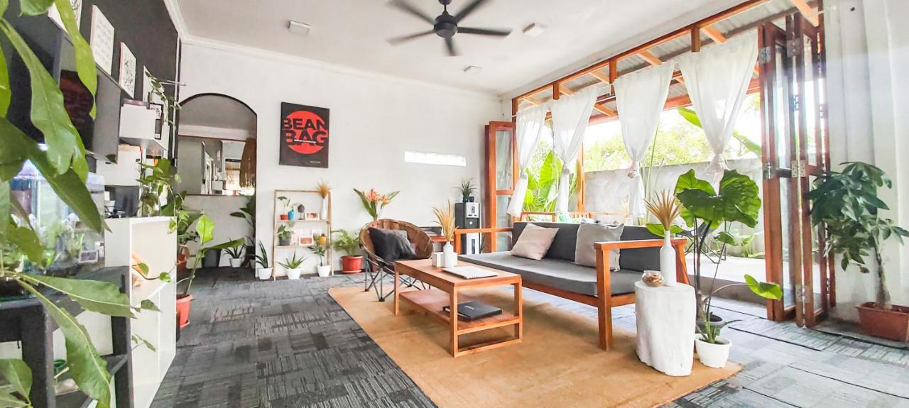 Beanbag Bintan Backpacker Hostel Kangkakawal Exterior photo
